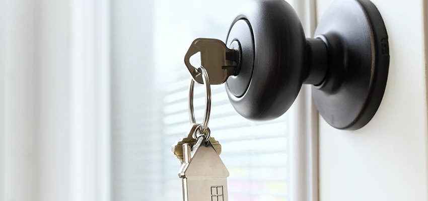 Bifold Door Knob Replacement in Canyon Lake, California