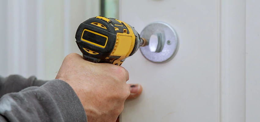 Street Locksmith For Smart Lock Repair in Canyon Lake, CA